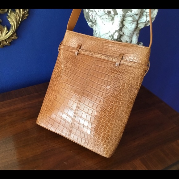 Genuine crocodile bag in like new condition - Picture 3 of 10